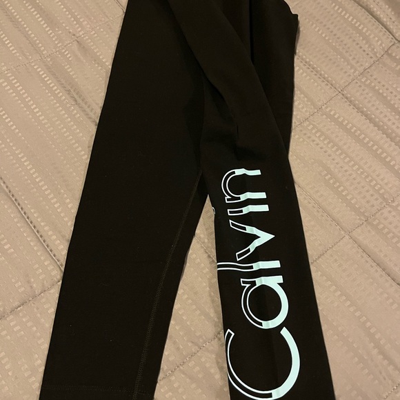 Ladies Calvin Klein Performance Stretch Size M Capri Work Out Leggings Black - Picture 3 of 8
